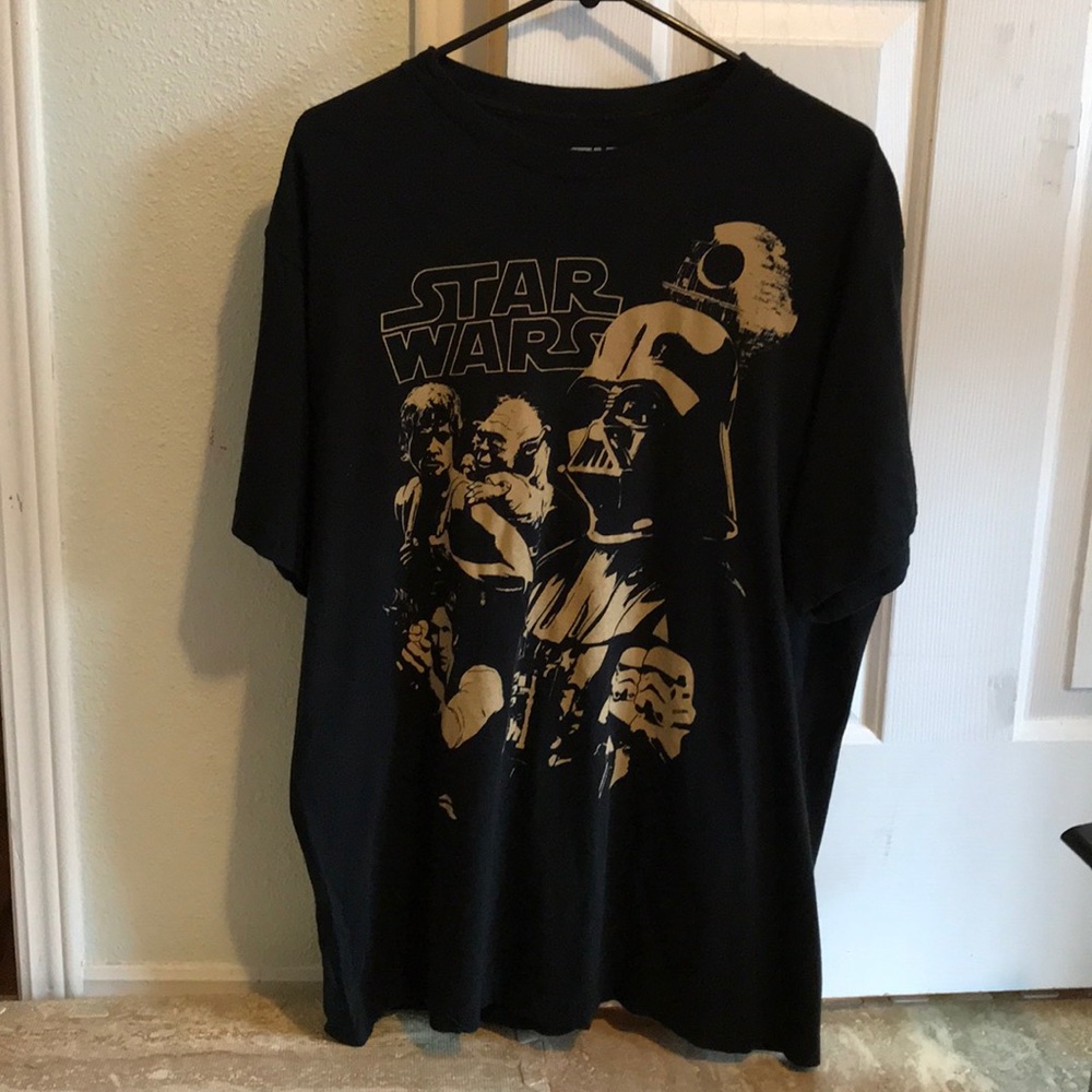 Men’s Star Wars XL black tee t-shirt small tear